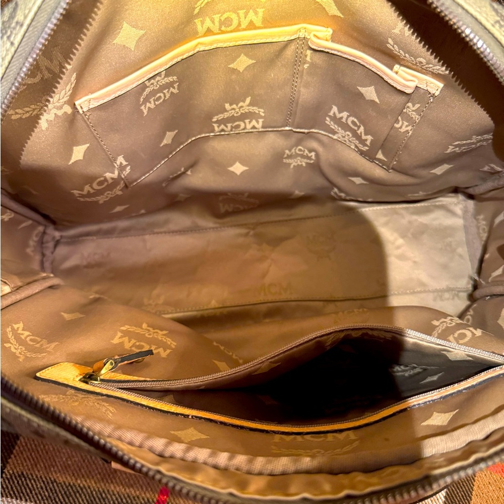 MCM Cream & Black Monogram Duffel Shoulder Bag - Picture 6 of 12